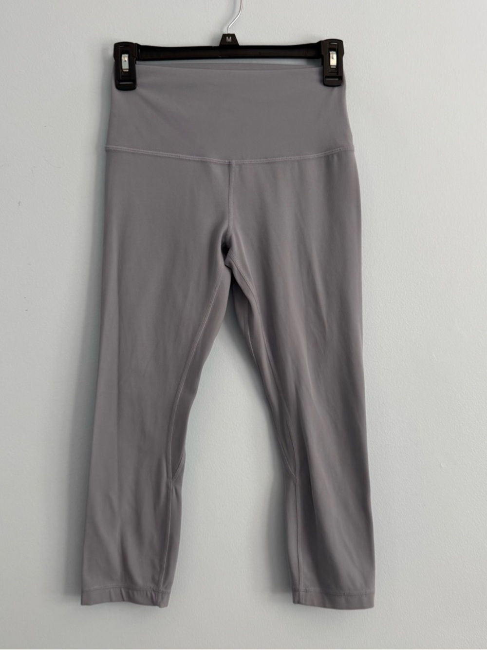 Lululemon High Rise Cropped Leggings Size 6 Grey
